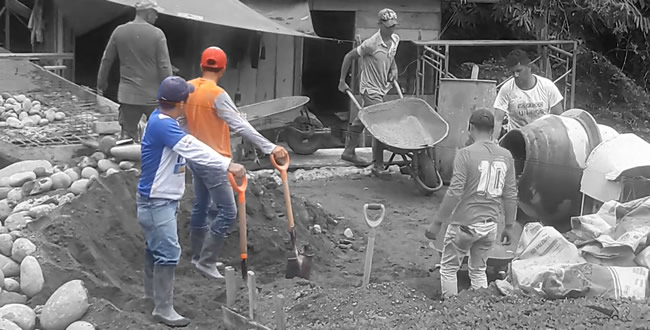 constructores-albaniles-maestros-construccion-casas-ecuador